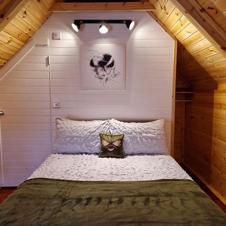 The Hive - Unique Log Cabin With Wood Burning Stove Ludchurch Екстериор снимка