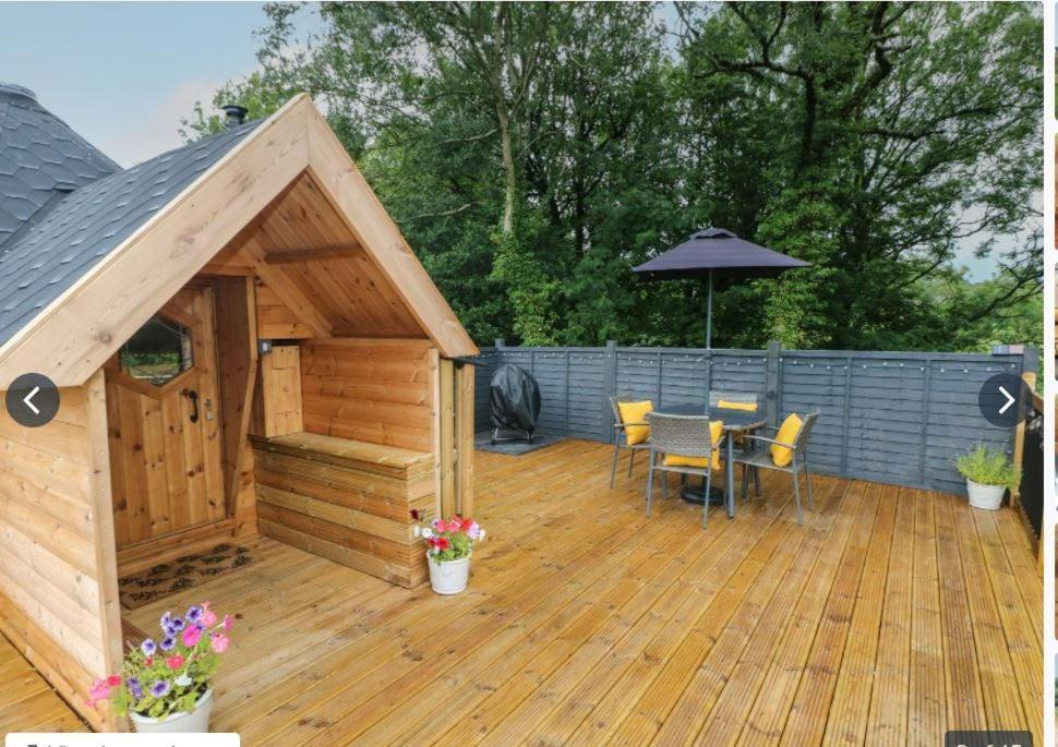 The Hive - Unique Log Cabin With Wood Burning Stove Ludchurch Екстериор снимка