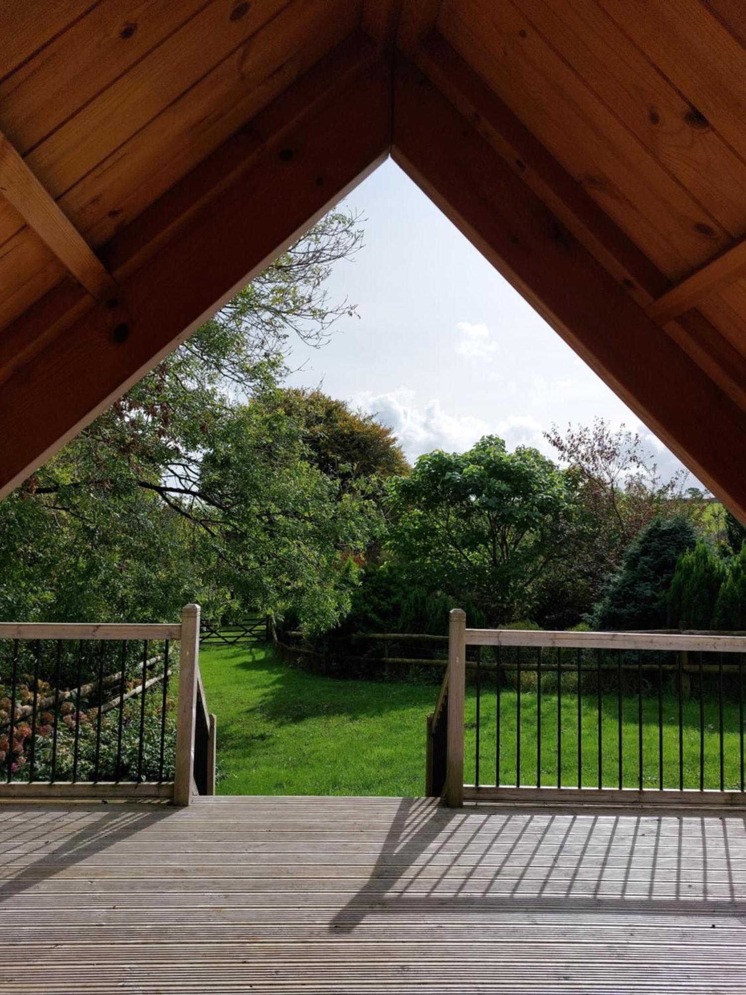 The Hive - Unique Log Cabin With Wood Burning Stove Ludchurch Екстериор снимка